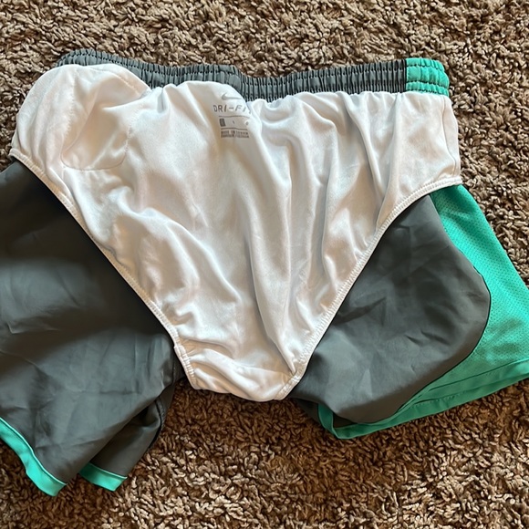 Nike Tempo Dri-Fit Running Shorts grey and teal size L - Picture 3 of 3